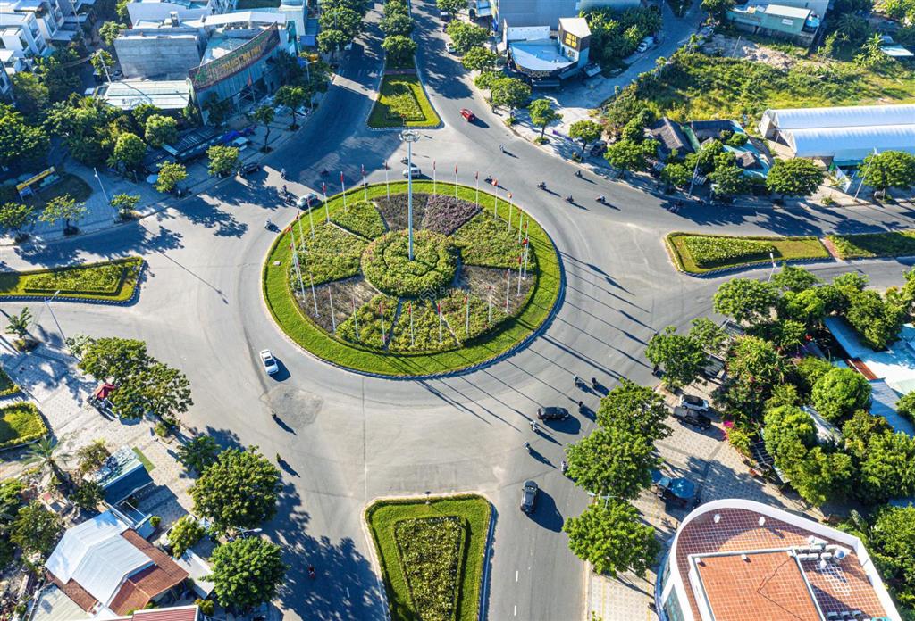 Lô cuối cùng sạch đẹp, hàng cdt bao thuế 2%, đối diện quỹ đất giáo dục, sau lưng công viên sông