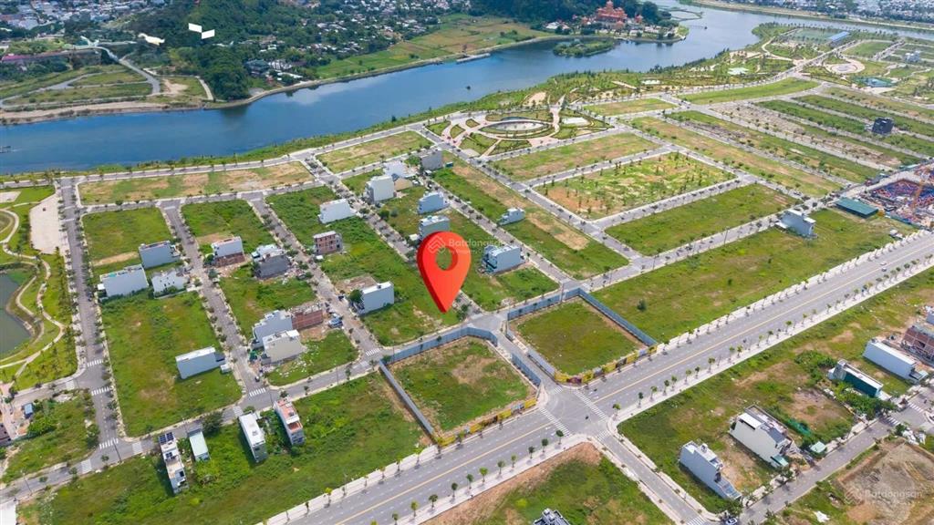 Bán lô góc đối diện chung cư 25 tầng, đường 7m5 đường bờ quan 3 trục thông siêu đẹp