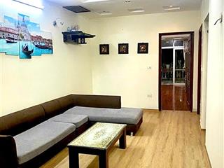Cho thuê căn hộ tập thể khu nghĩa tân, cầu giấy, hn, 80m2 nhà đẹp