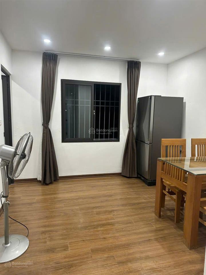 Bán căn hộ nghĩa tân, tầng 5 cầu giấy, hn, dt 60m2, gần chợ. giá 4,3 tỷ sổ đỏ 26m2.