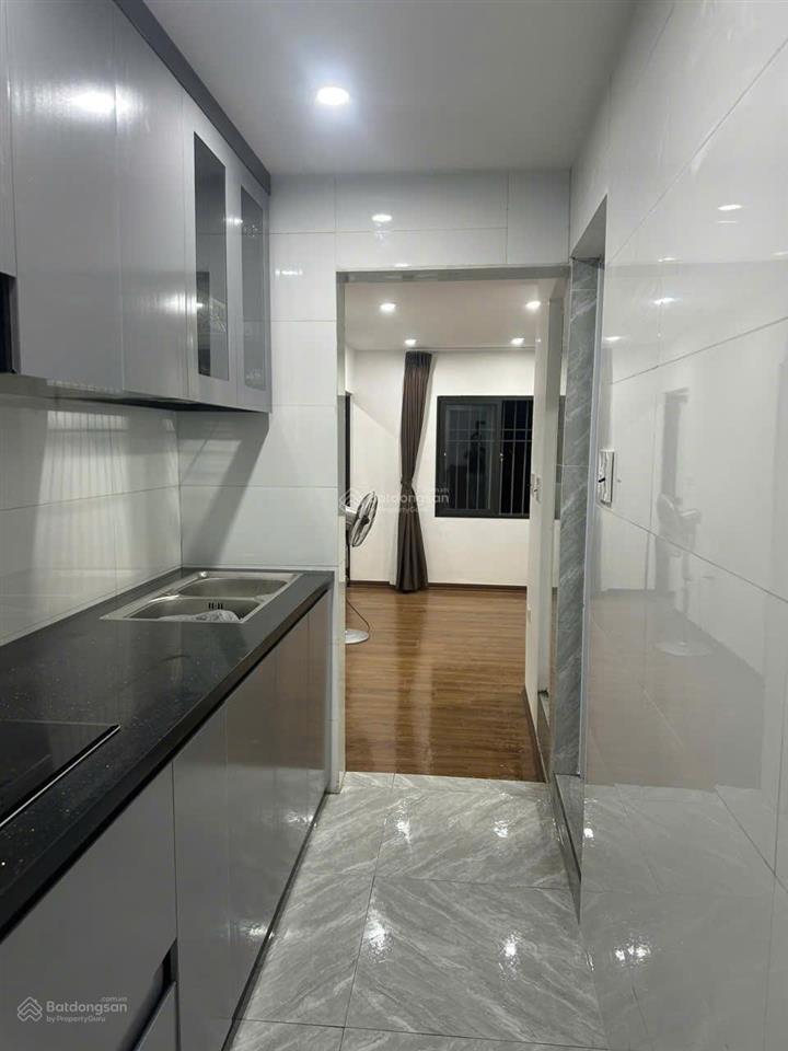 Bán căn hộ nghĩa tân, tầng 5 cầu giấy, hn, dt 60m2, gần chợ. giá 4,3 tỷ sổ đỏ 26m2.