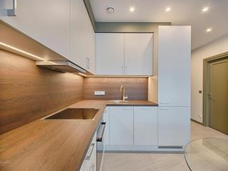 Cần bán căn hộ tầng 2 khu tập thể , hoàng quốc việt, trần cung, 60m2 nhà đẹp, thoáng chước sau.