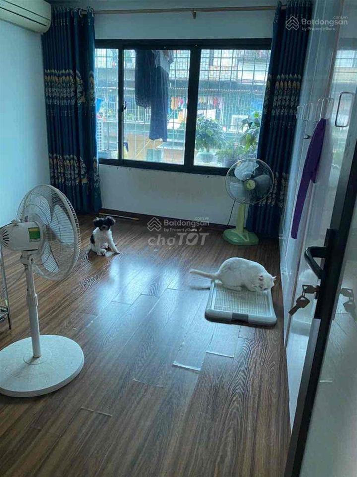 Bán căn hộ tầng 3 khu tập thể nghĩa tân, ngõ 120 hoàng quốc việt , 72m2 , giá 4,3 tỷ,