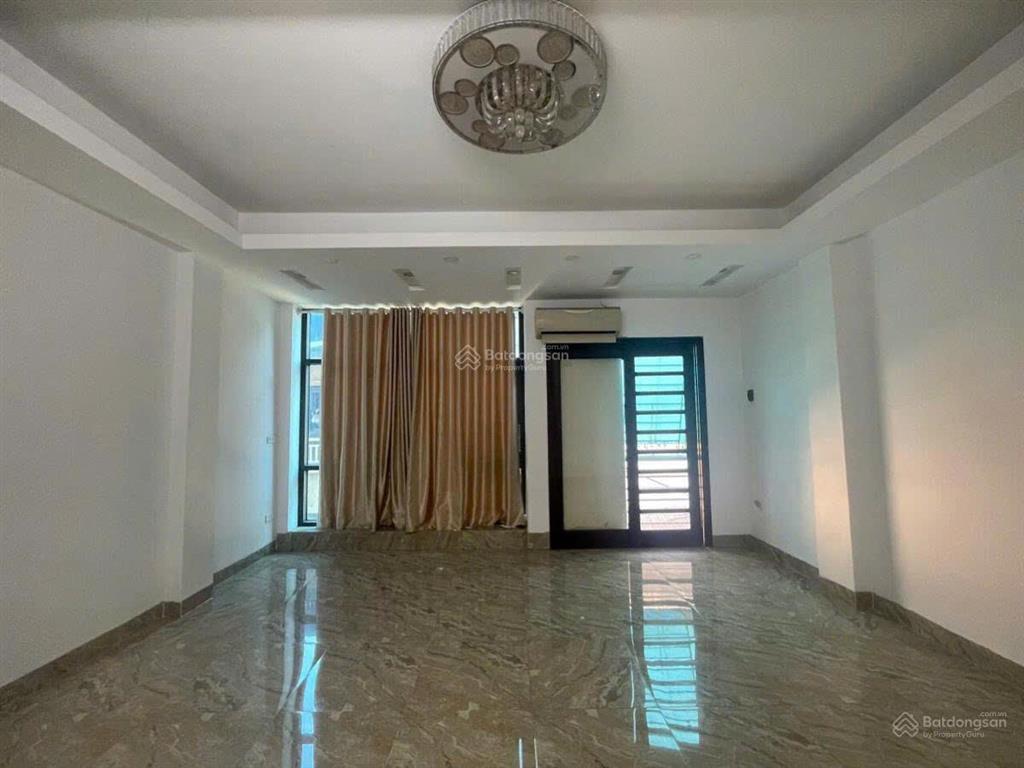 Chính chủ cần bán căn hộ tập thể tầng 2. nghĩa tân, hoàng quốc việt, a10+a11,