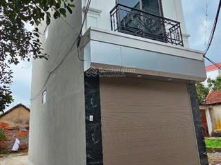 3,3 tỷ nhà xây 3 tầng, ô tô đỗ 10m, sát đại lộ thăng long, vân côn  hoài đức