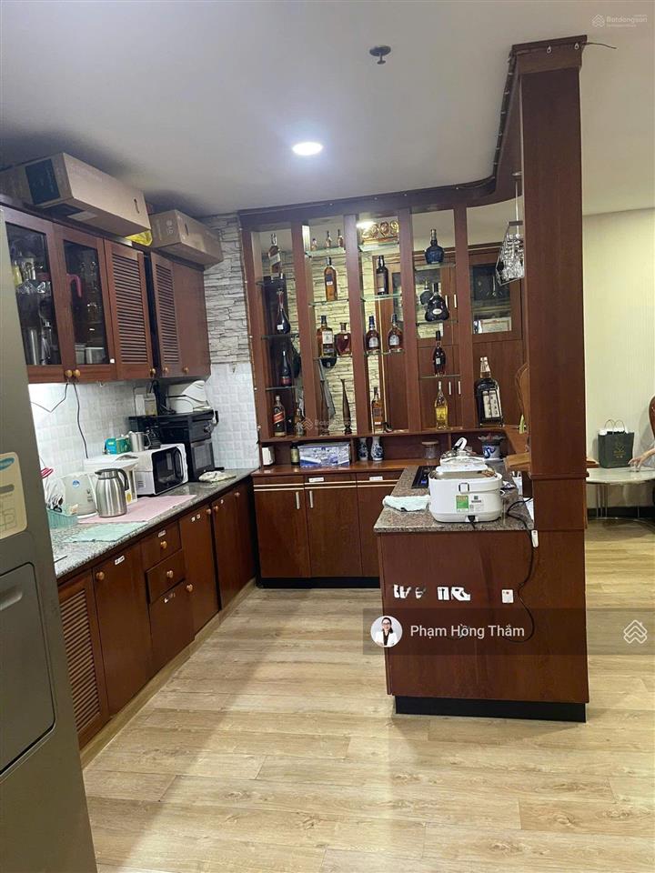 Cần bán căn hộ giai việt, dt 150m2, 3pn, 3wc, nhà đẹp, căn góc, sổ hồng, giá 5.8 tỷ. 0933 888 ***