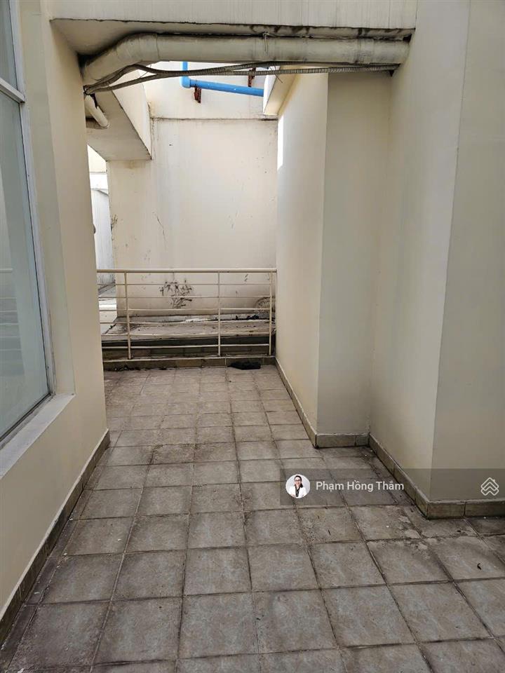 Bán căn hộ penthouse giai việt, dt 227m2, 3pn, 4wc, nhà trống, view mát, giá 8 tỷ.  0933 888 ***