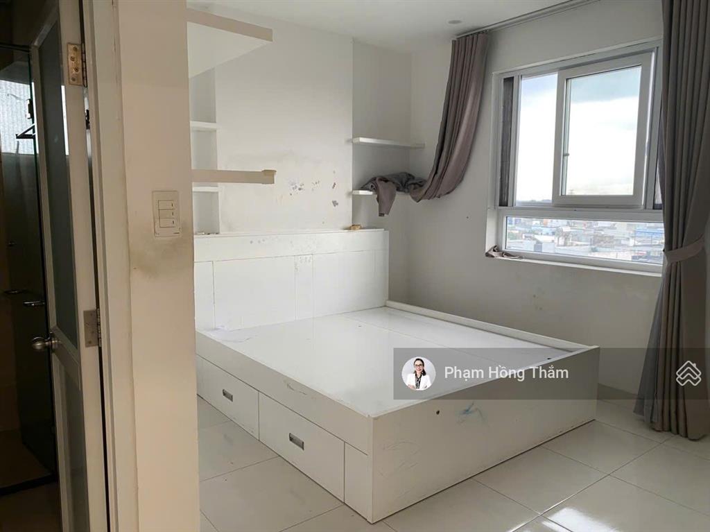 Bán căn hộ tara, tạ quang bửu dt 92m2, 3pn, 2wc, nhà đẹp, sổ hồng, giá 4.3 tỷ.  0933 888 ***