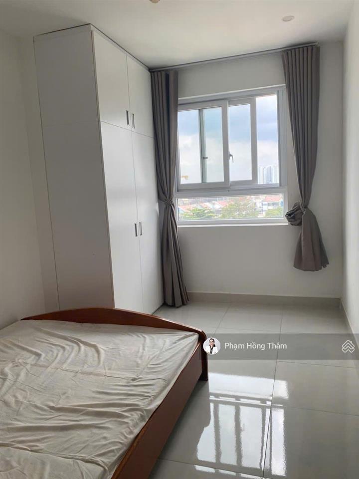 Bán căn hộ tara, tạ quang bửu dt 92m2, 3pn, 2wc, nhà đẹp, sổ hồng, giá 4.3 tỷ.  0933 888 ***