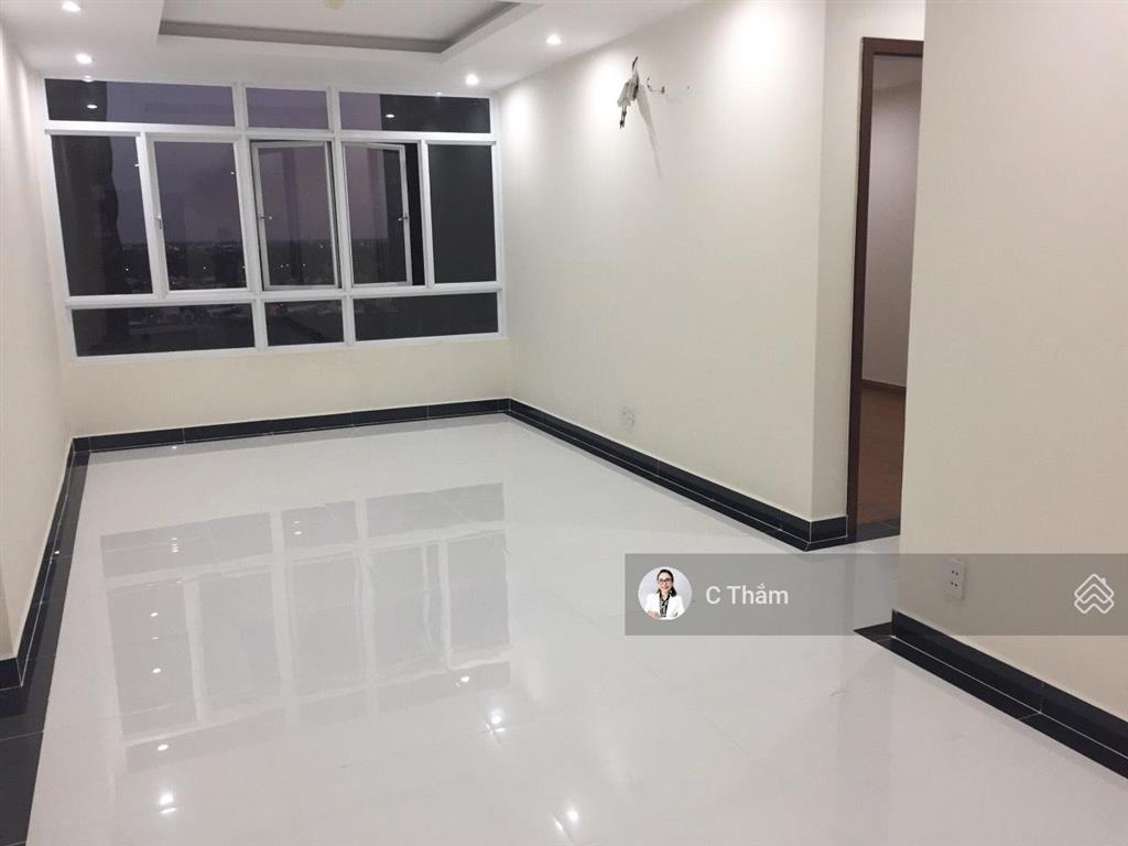 Bán căn hộ giai việt, dt 109m2, 3pn, 2wc, nhà sạch đẹp, căn góc, giá 5.2 tỷ,  0933 888 ***  thắm