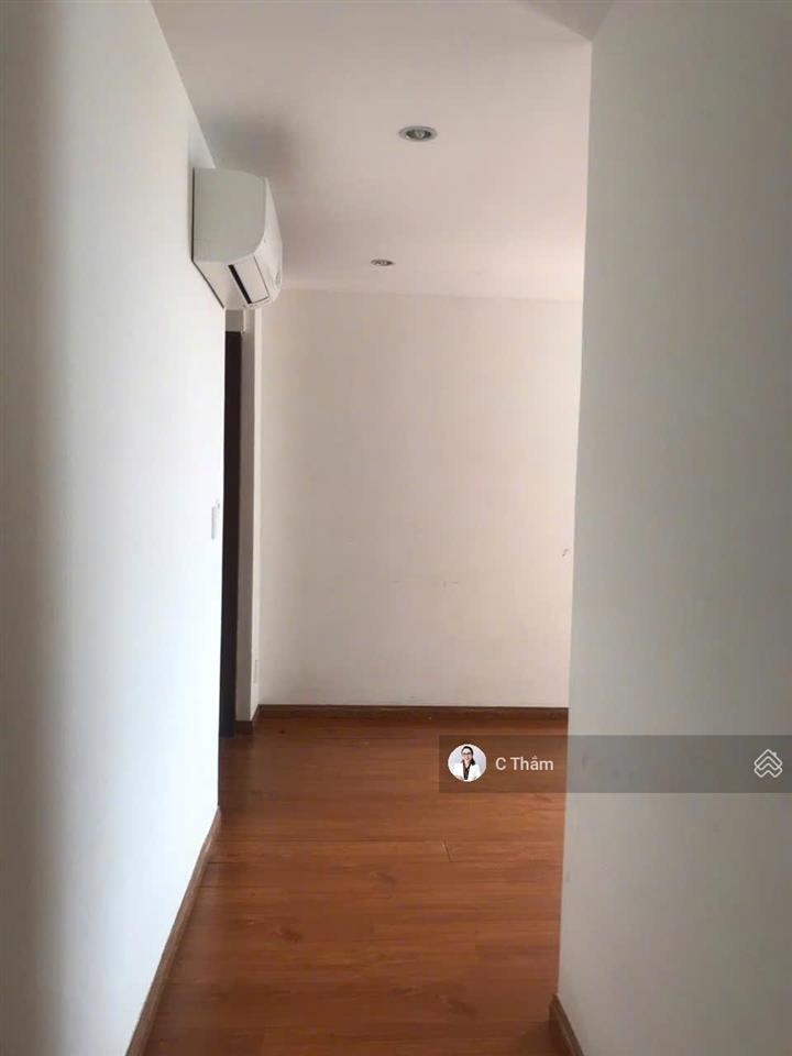 Bán căn hộ giai việt, dt 109m2, 3pn, 2wc, nhà sạch đẹp, căn góc, giá 5.2 tỷ,  0933 888 ***  thắm