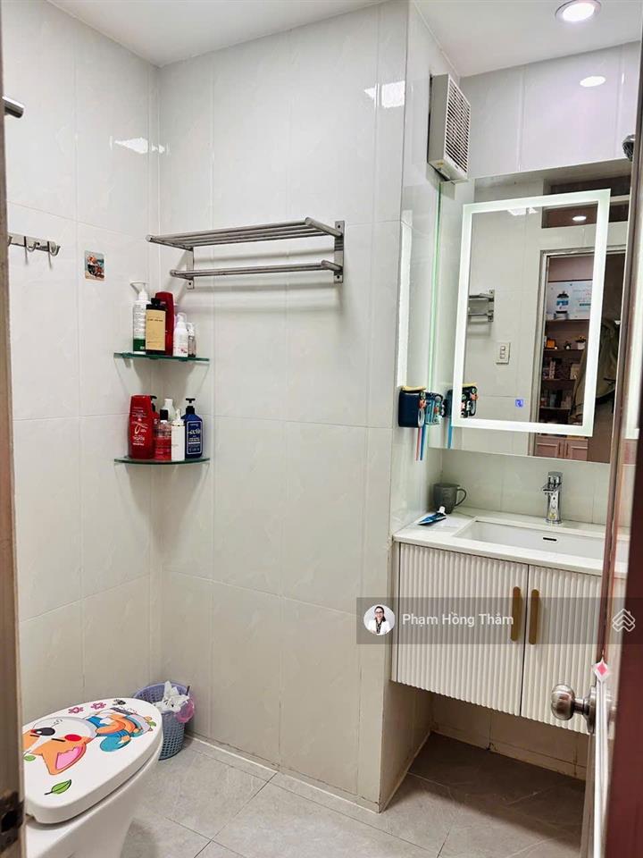 Bán căn hộ cc bông sao, dt 68m2, 2pn, 1wc, để lại nội thất, sổ hồng, giá 3,38 tỷ.  0933 888 ***