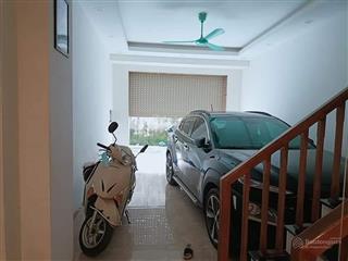 5.5 tỷ 40m2 cần bán gấp. nhà mặt ngõ 2 ô tô tránh, ô tô qua cửa hữu lê thanh trì cực hiếm