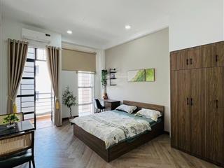 Căn hộ 1pn + ban công cửa sổ full nt gần phố ẩm thực phan xích long, đh isb, hồng bàng, uef