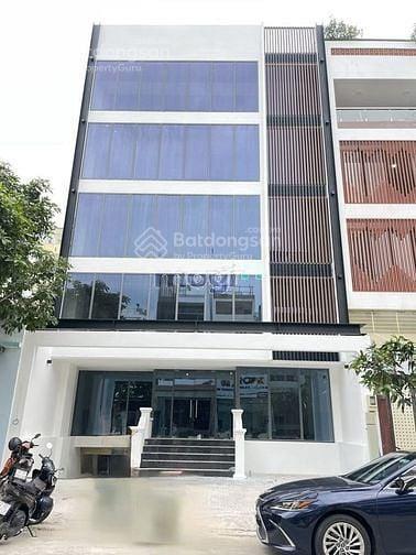 Bán tòa nhà mặt tiền ngay trần não, hầm + 5 tầng, hđ thuê 1.5 tỷ, giá 59 tỷ