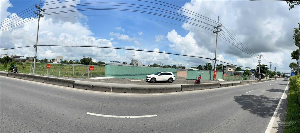 Cần tiền bán đất 2585m2, 2 mặt tiền trước sau, có khách thuê 100 tr/tháng, giá bán 25tr/m2