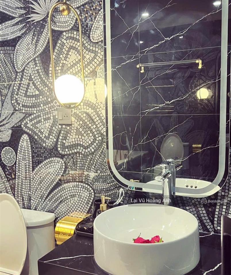 Chính chủ bán căn 100m2  full nt xịn xò  view hồ  giá tốt tại tòa chelsea park!  0961 846 ***