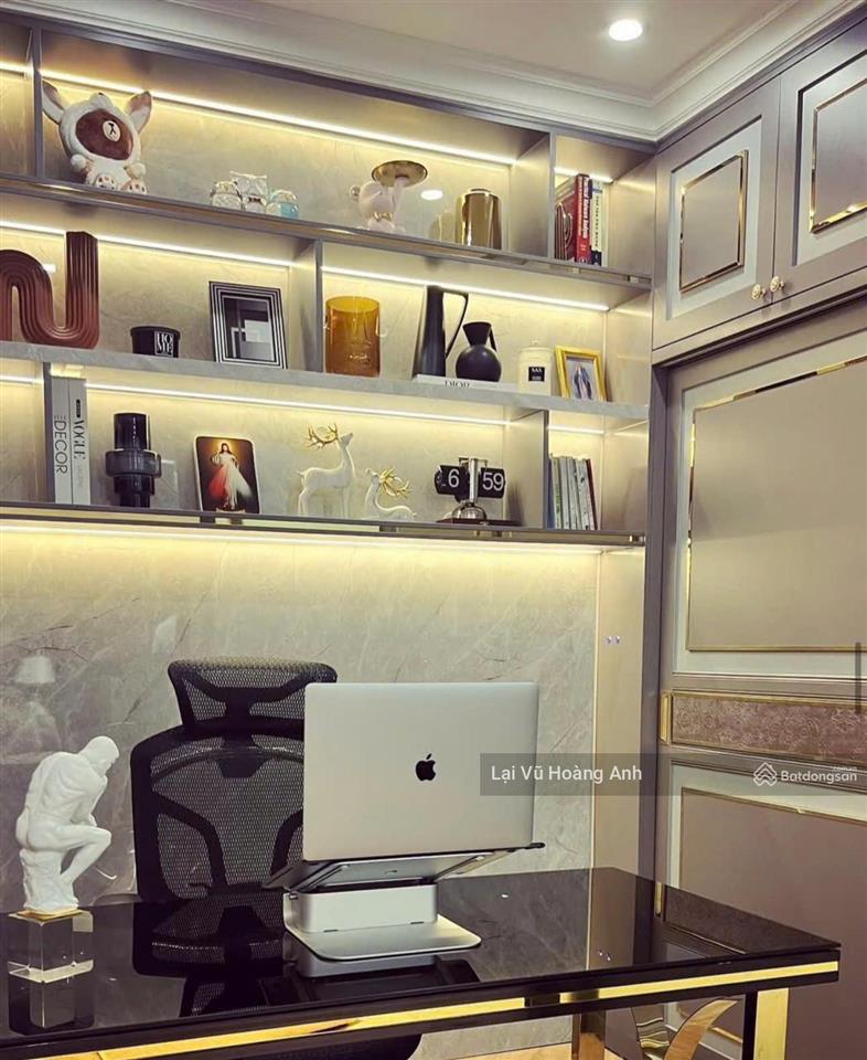 Chính chủ bán căn 100m2  full nt xịn xò  view hồ  giá tốt tại tòa chelsea park!  0961 846 ***