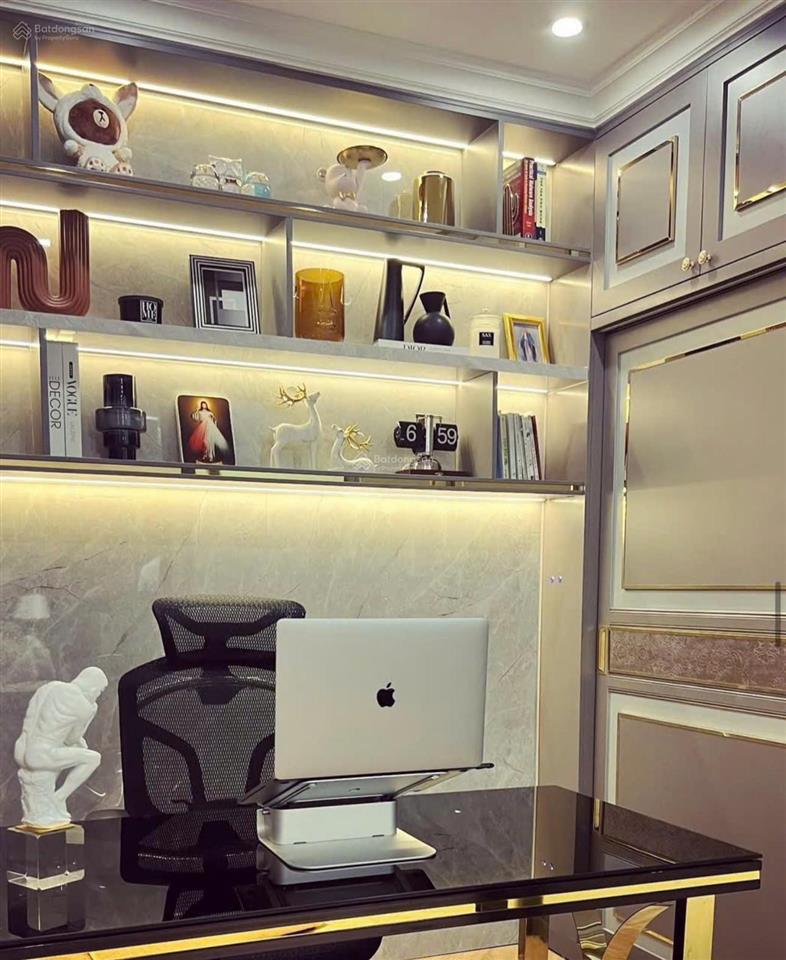 Chính chủ bán căn 3pn  full nt xịn xò  view hồ  giá tốt toà 198 nguyễn tuân.  0961 846 ***