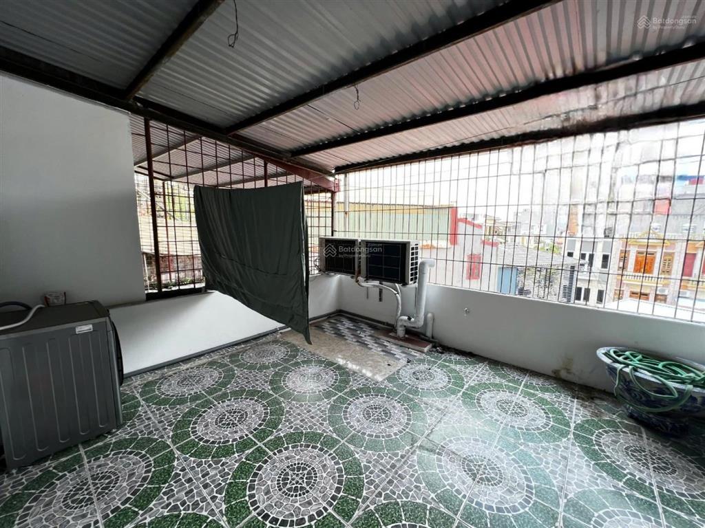 Cho thuê nhà mặt ngõ lớn tại văn cao  có thang máy  phù hợp chuyên gia nước ngoài