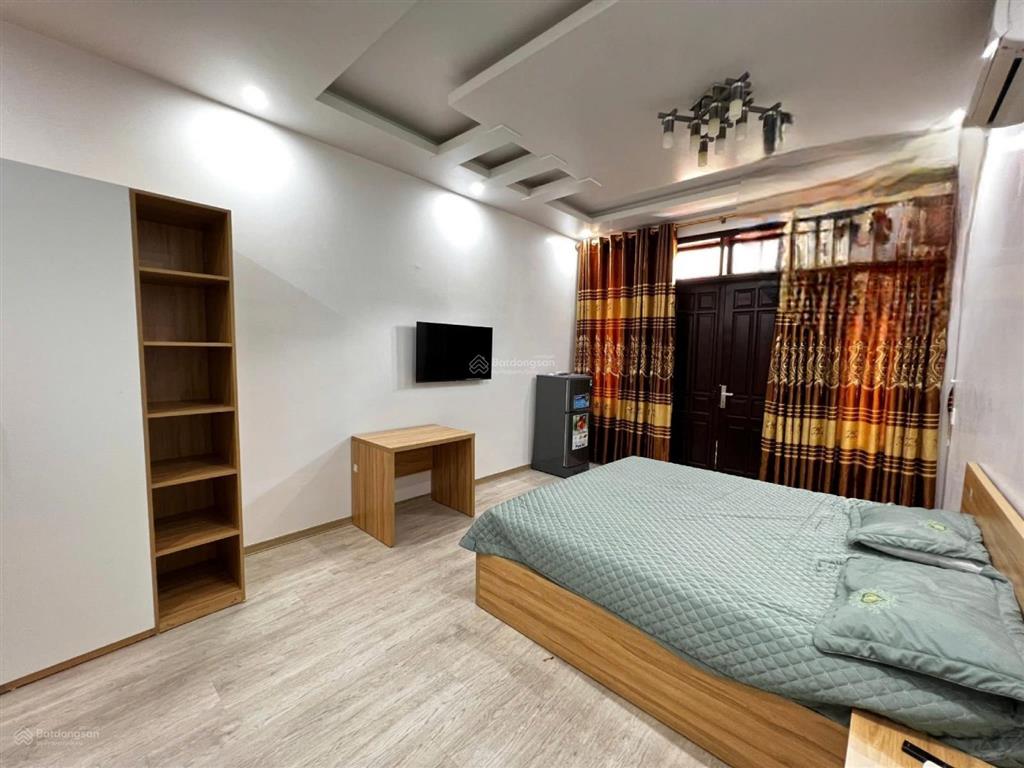 Cho thuê nhà mặt ngõ lớn tại văn cao  có thang máy  phù hợp chuyên gia nước ngoài