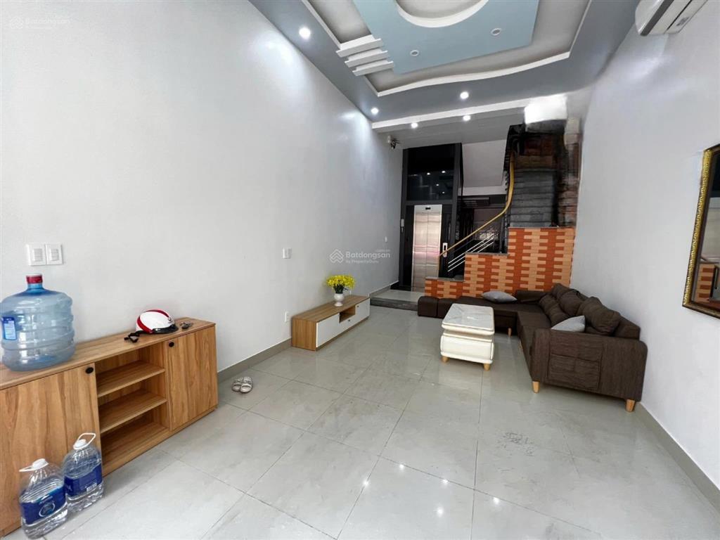 Cho thuê nhà mặt ngõ lớn tại văn cao  có thang máy  phù hợp chuyên gia nước ngoài