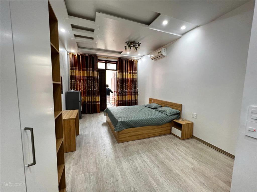 Cho thuê nhà mặt ngõ lớn tại văn cao  có thang máy  phù hợp chuyên gia nước ngoài