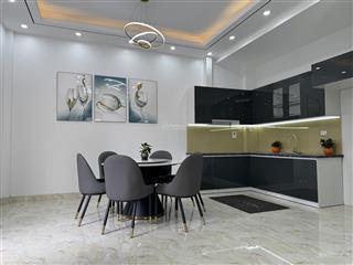Nhà đẹp giá rẻ, hiếm. 51m2, 3 tầng có 4 phòng ngủ, 3 vs. mt 6,2m. giá 2,xxtỷ. ôtô đỗ cửa, ngõ thông