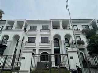 Cần bán căn shophouse ba tầng, mặt đường 21m