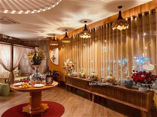 Bán tòa nhà 2 mặt tiền 8 tầng đường trần phú gần đường nguyễn văn linh.  0934 773 ***