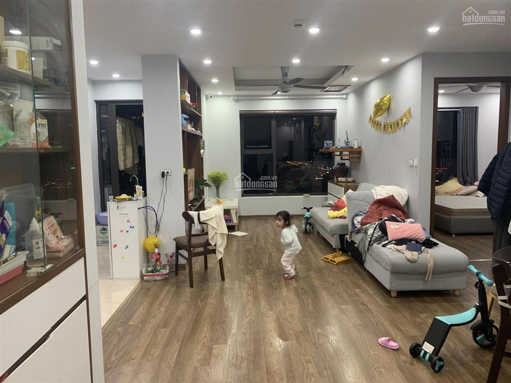 Gia đình cần chuyển nhượng ch 2pn đầy đủ đồ việt đức complex view đẹp hướng mát,  0979 998 ***