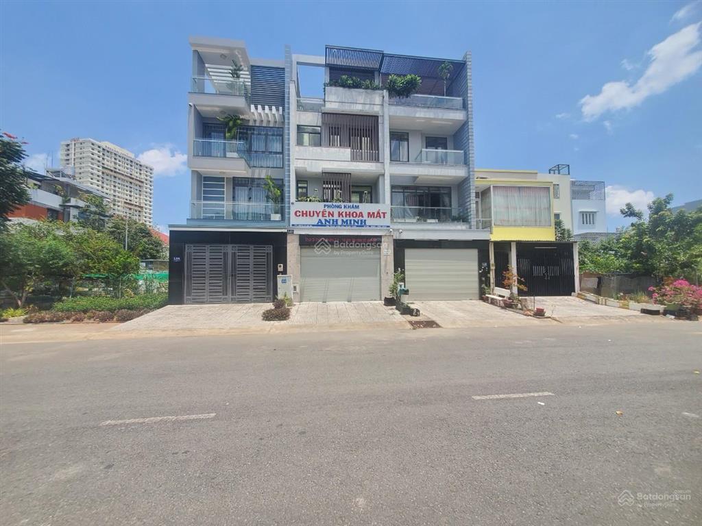 Ngộp bán gấp nhà 4 tầng 5x18m mặt tiền đường d1 khu tđc phú mỹ gần ga metro