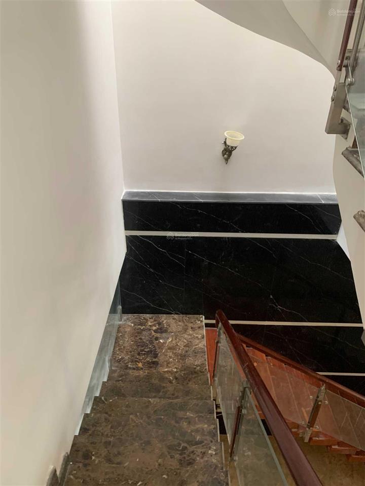 Ngộp bán gấp nhà 4 tầng 5x18m mặt tiền đường d1 khu tđc phú mỹ gần ga metro