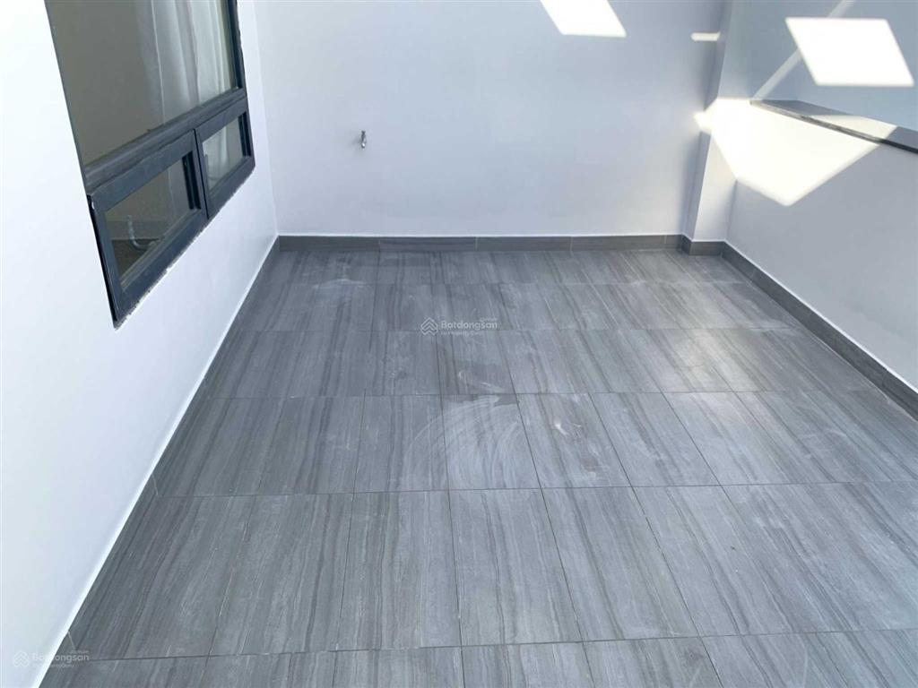 Ngộp bán gấp nhà 4 tầng 5x18m mặt tiền đường d1 khu tđc phú mỹ gần ga metro