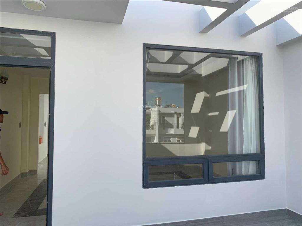 Ngộp bán gấp nhà 4 tầng 5x18m mặt tiền đường d1 khu tđc phú mỹ gần ga metro