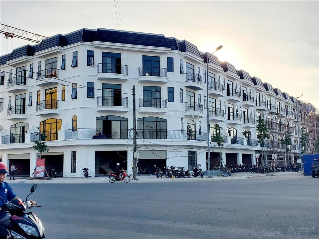Chính chủ bán căn mặt tiền đẹp dự án nhà phố aeon mỹ tho, dt 6x14m xây 3 lầu nhận nhà ngay