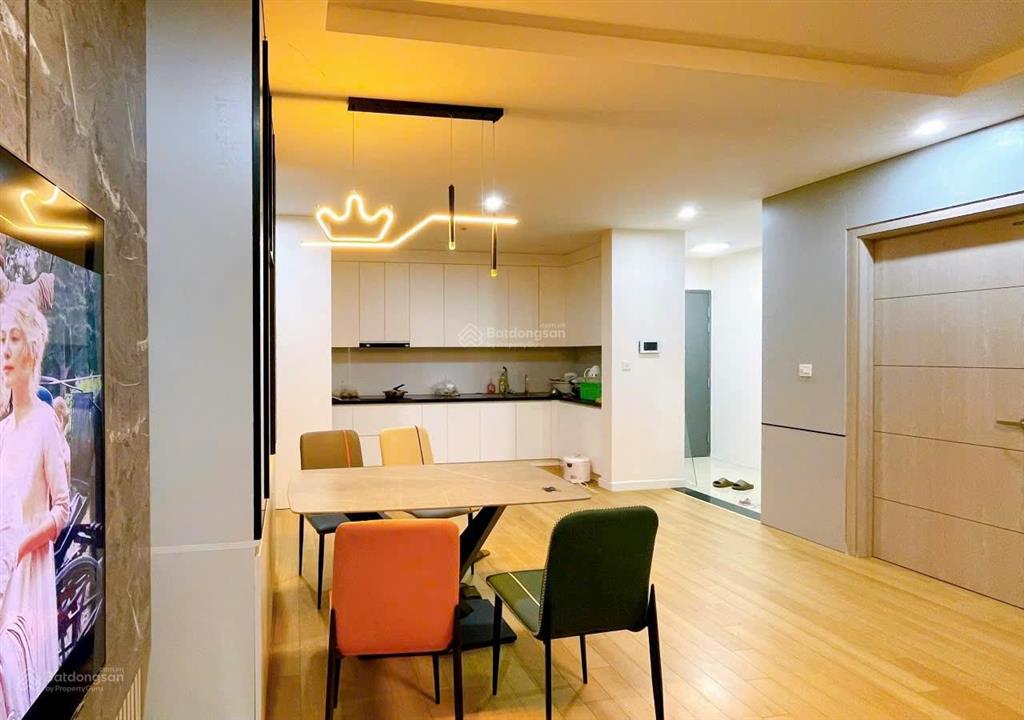 Bán căn 88m2 full đồ đẹp la casta văn phú hướng đông bắc