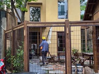 Độc quyền! cho thuê nhà mặt phố linh lang, dt  200m x 3tầng,có sân vườn rộng thoang, giá  80tr/th