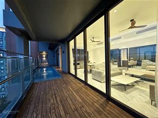 Tôi cần bán define 4pn tầng cao 2x giá 49.8 tỷ.