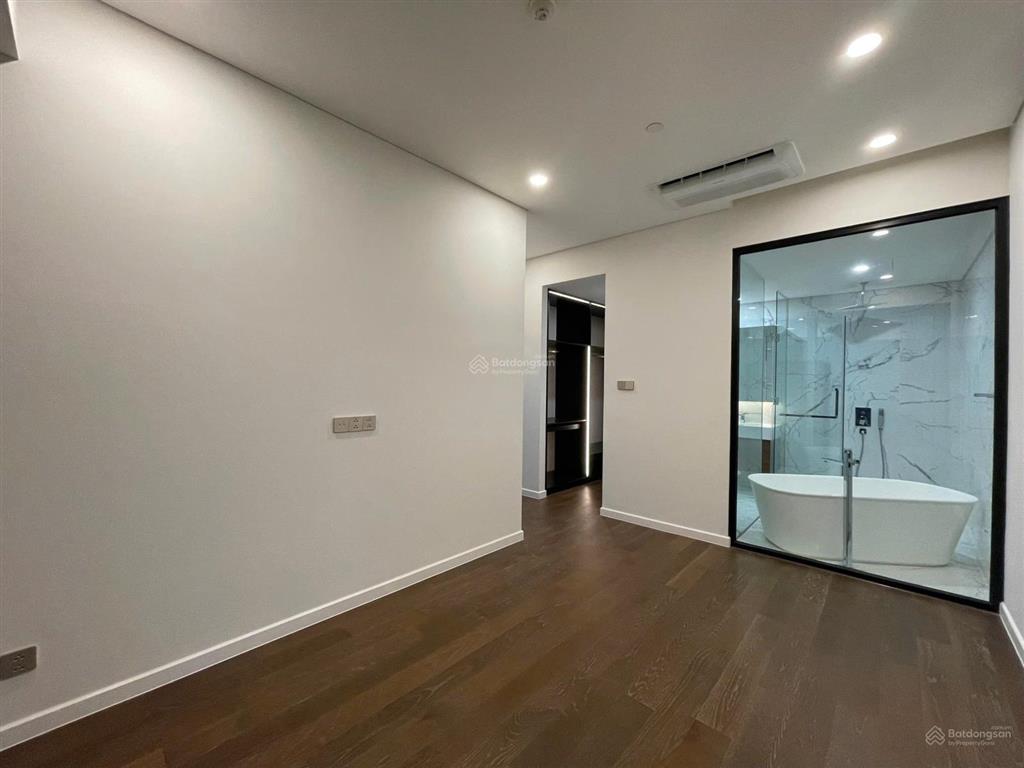 Bán 3pn galleria giá cực hot 42 tỷ sẵn sổ hồng view biteco quận 1 rất đẹp