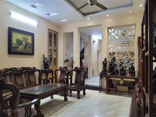 Mặt phố  nhà dân xây  mặt tiền rộng  kinh doanh tốt  ô chờ thang máy  khu vực đông dân cư.