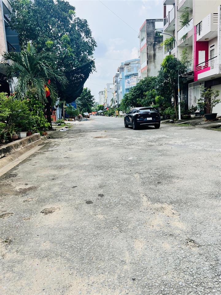 Chủ gửi bán đất góc 2 mặt tiền đường 64 phường bình trưng đông q2 94m2 chỉ 10,x tỷ