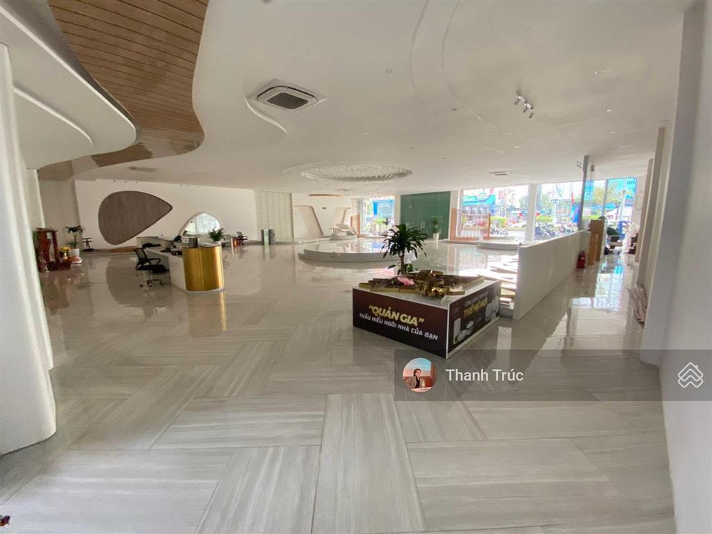 Cho thuê nhà góc 2 mặt tiền cao thắng và nguyễn thị minh khai, quận 3