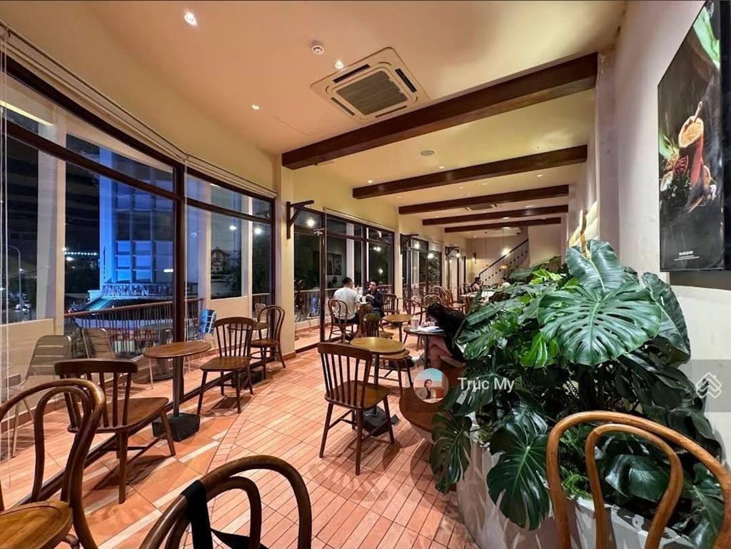 Cho thuê biệt thự góc 3 mặt tiền nguyễn văn trỗi phú nhuận khu ngân hàng sầm uất
