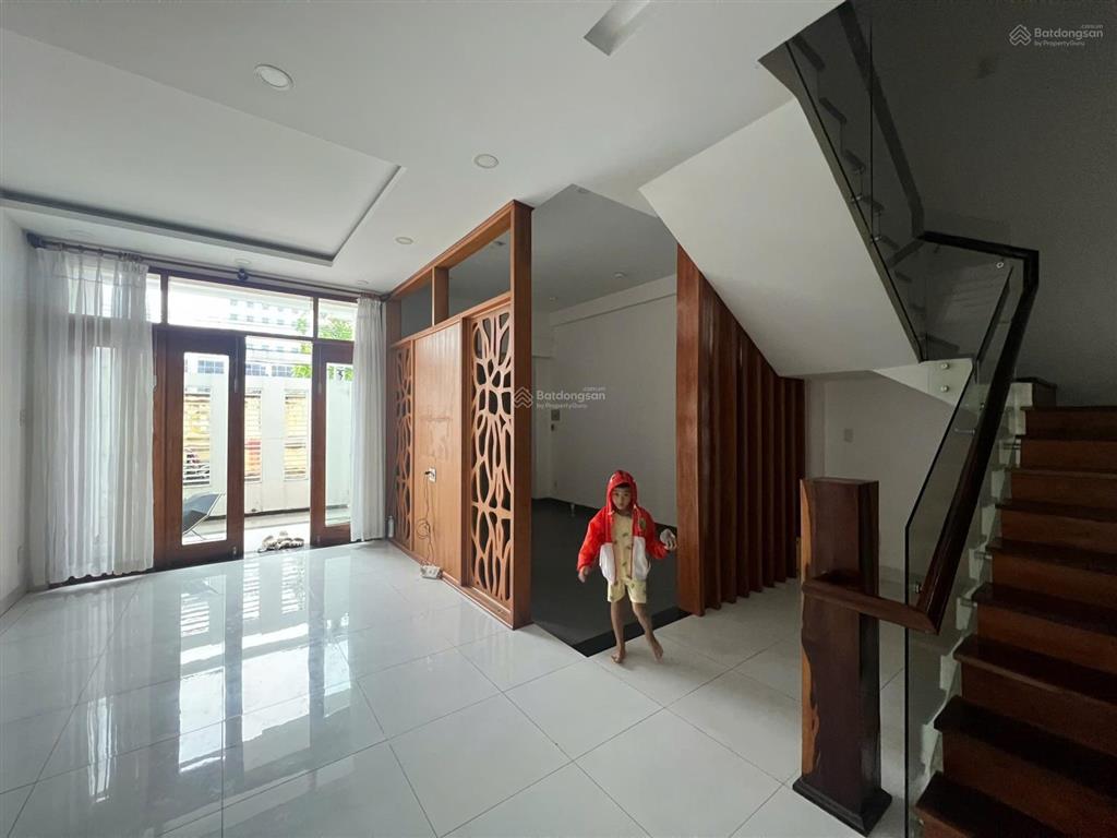 Cho thuê nhà nguyên căn tại trần quang khải, 40 triệu, 360m2, 3pn, 3wc, 2 tầng