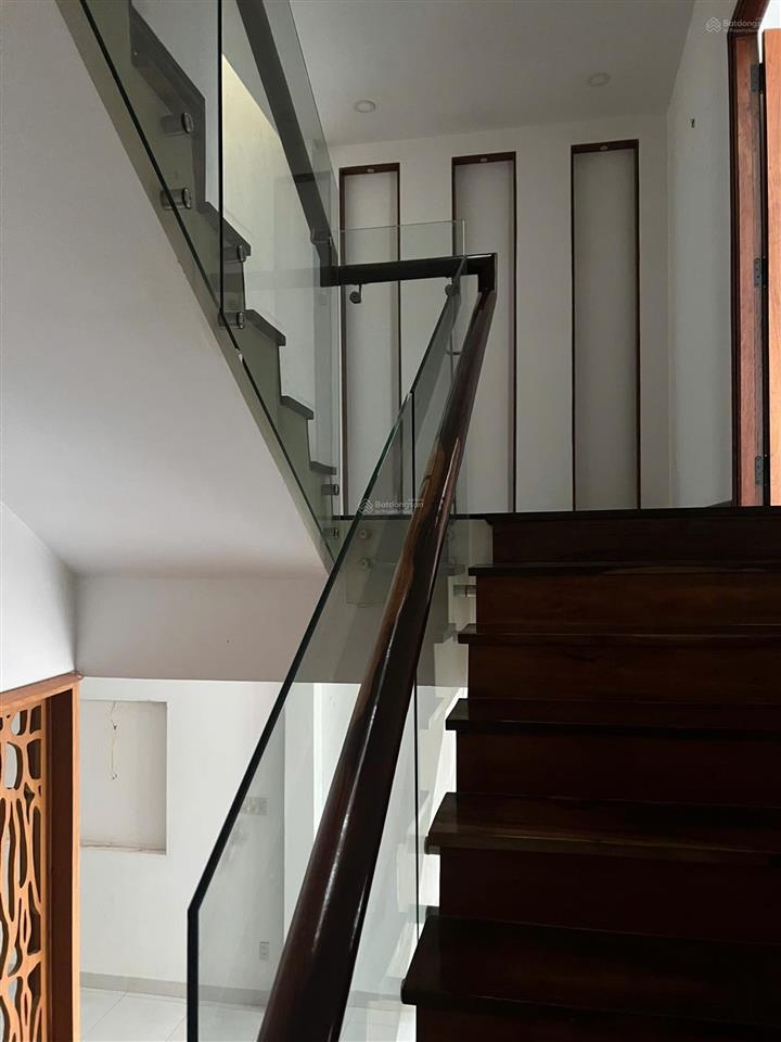 Cho thuê nhà nguyên căn tại trần quang khải, 40 triệu, 360m2, 3pn, 3wc, 2 tầng