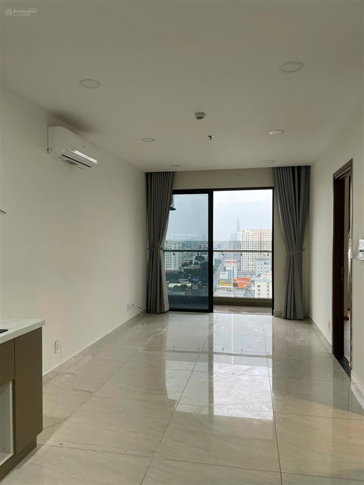 Bán căn hộ cc park legend , 60m2, 2pn, 1wc , view thoáng ban công rộng , giá 5ty5 , 0933 481 ***