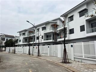 Liền kề 90m2*4 tầng, mặt đường 40, sẵn nhà hoàn thiện 4 tầng,giá bán rẻ hơn thị 20%.kinh doanh đỉnh