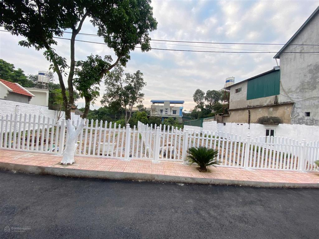 Bán đất tại hòa lạc giá chỉ 19,5 triệu / m2, 100m thổ cư, mặt tiền 8m