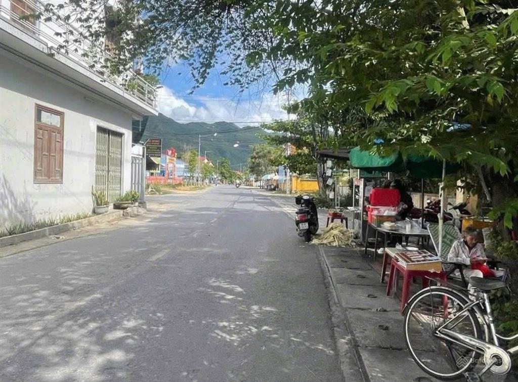 Cần bán lô đất diên an gần ngay chợ cách đường bà đề tầm 20m 0762 111 *** để xem đất